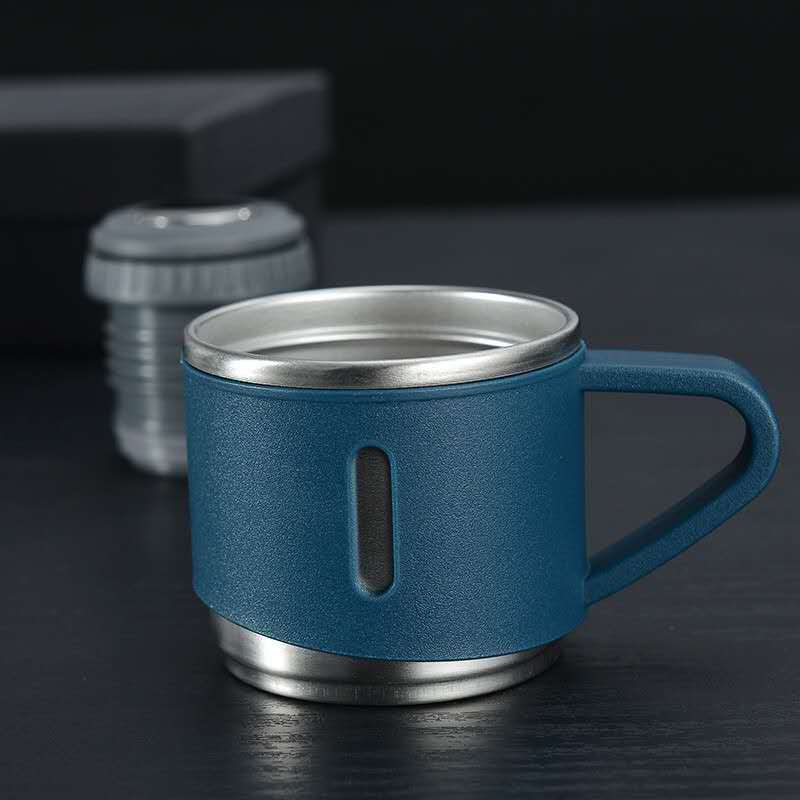 Garrafa térmica com caneca, para viagem